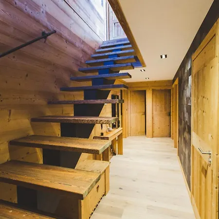 Nest Les Angles (Pyrenees-Orientales)